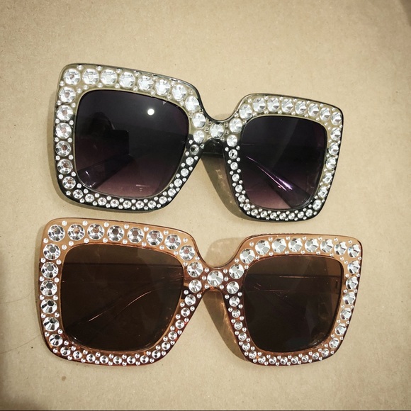Hollywood Starlet oversized glam sunglasses - Picture 3 of 3